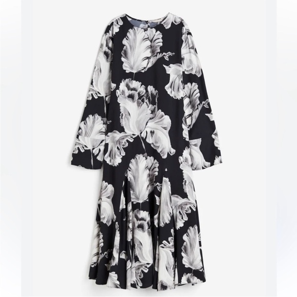 Floral Black and White Dress - Picture 4 of 10